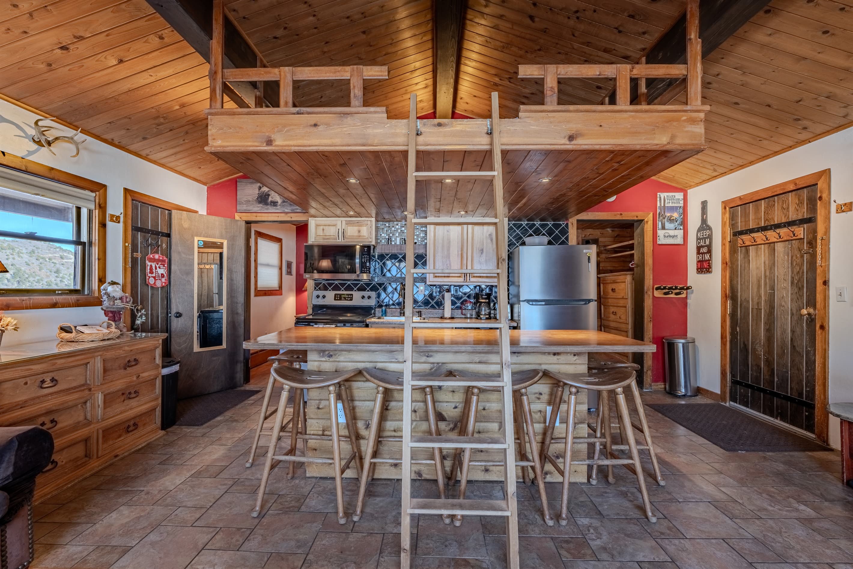 Full kitchen with complete cooking amenities